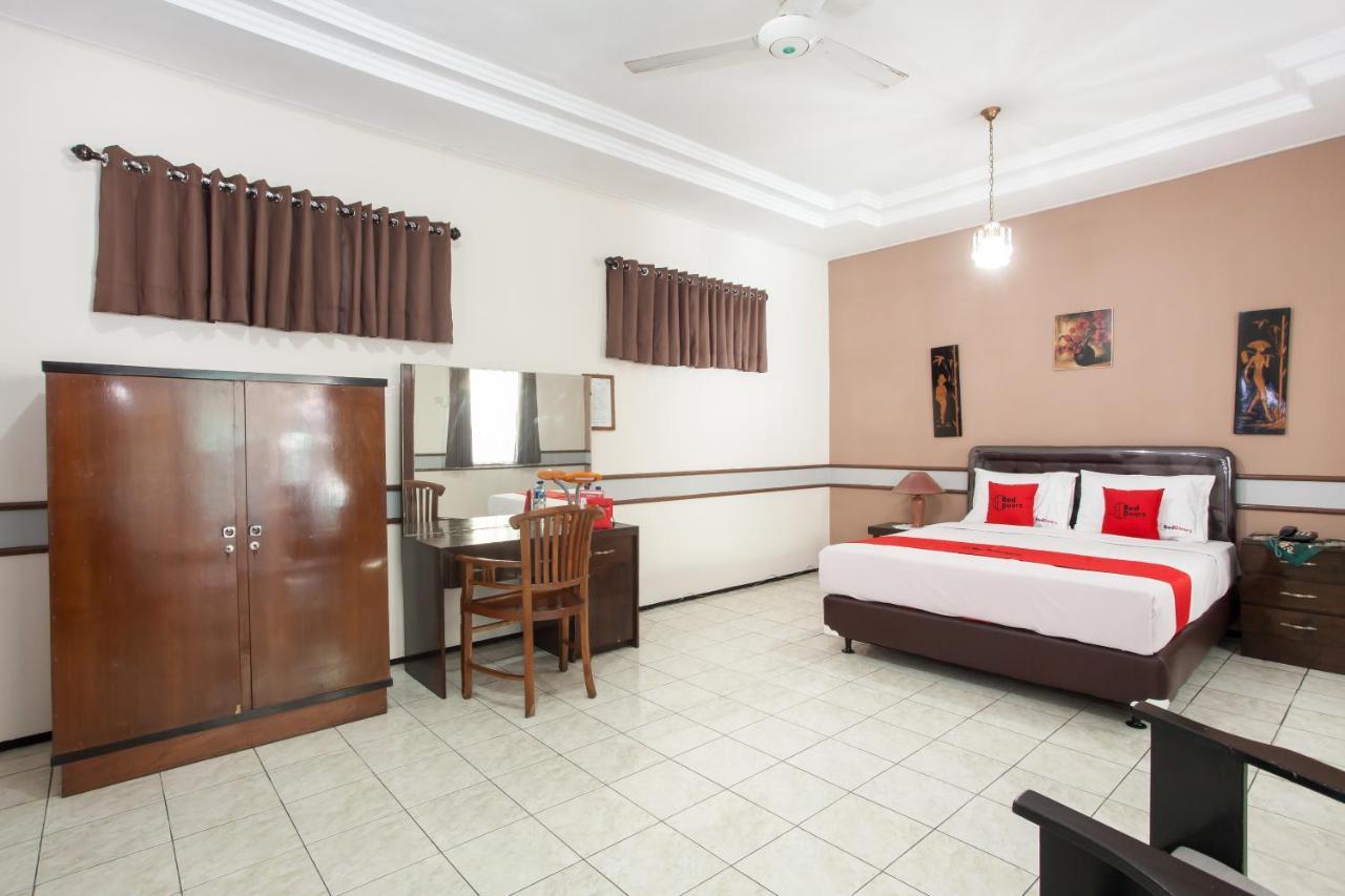 Reddoorz Near Balai Kota Malang Ξενοδοχείο Εξωτερικό φωτογραφία