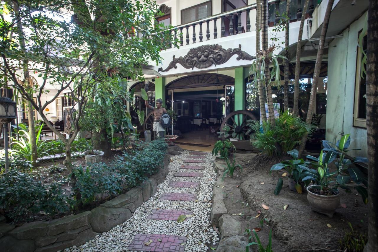 Reddoorz Near Balai Kota Malang Ξενοδοχείο Εξωτερικό φωτογραφία