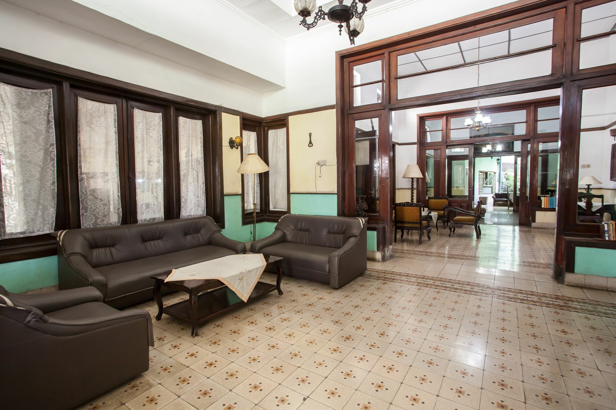 Reddoorz Near Balai Kota Malang Ξενοδοχείο Εξωτερικό φωτογραφία